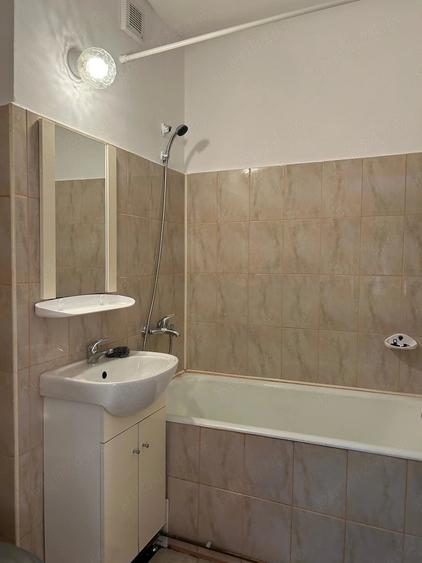 Apartament cu 2 camere semidecomandat în 1 Mai