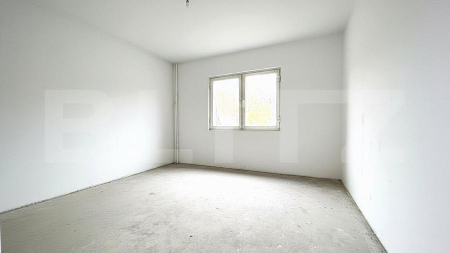 Apartament cu 4 camere decomandat în Decebal