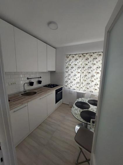 Apartament cu 2 camere decomandat în Gara de Nord