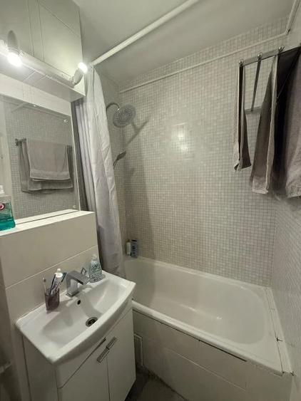 Apartament cu 2 camere decomandat în Vest