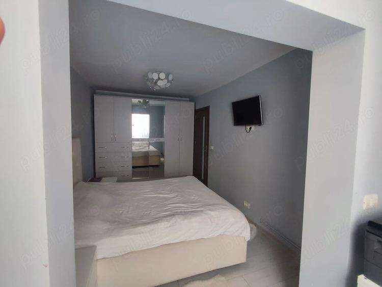 Vand apartament 3 camere decomandat vedere pe doua parti - 10