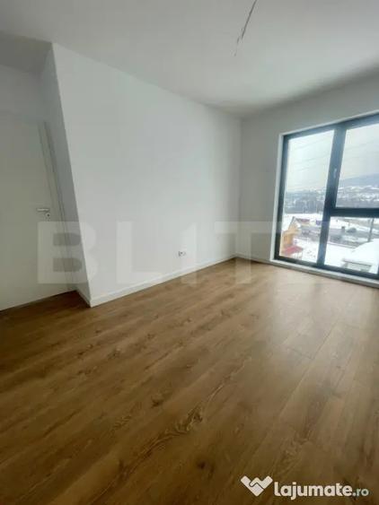 Apartament cu 3 camere decomandat în Calea Moldovei