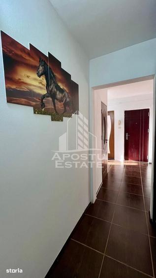 Apartament cu 3 camere decomandat în Est