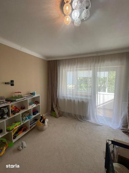 Apartament cu 3 camere în Traian