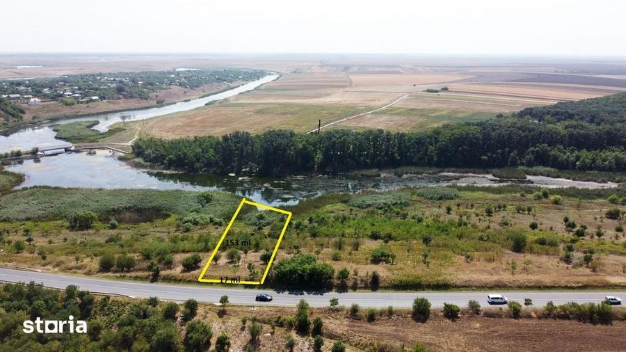 Teren de 2500 mp, în Ghimpați