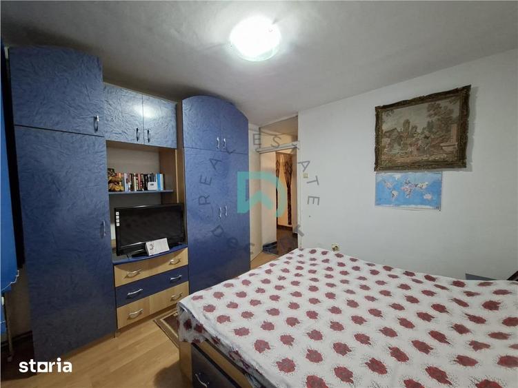 Apartament cu 3 camere decomandat în Astra