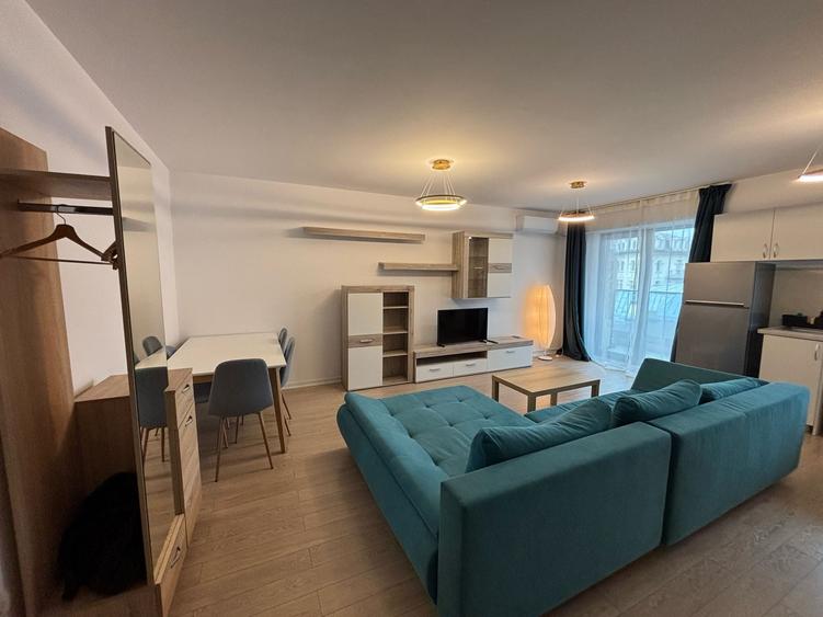 Apartament cu 2 camere semidecomandat, mobilat în Armeneasca