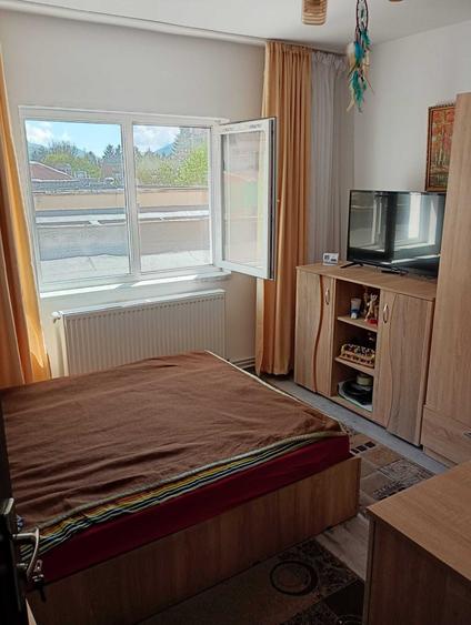 Apartament cu 2 camere decomandat în Petros