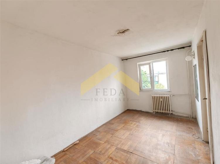 Apartament cu 2 camere semidecomandat în Aurel Vlaicu