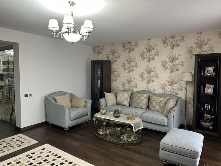 Apartament cu 3 camere decomandat, mobilat în Teilor