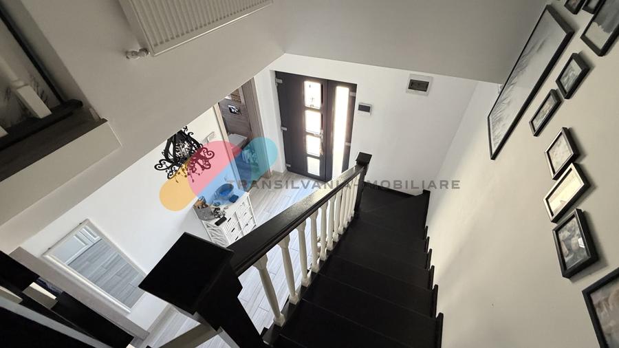 Duplex cu 4 camere cu Canalizare în Dâmbul Rotund