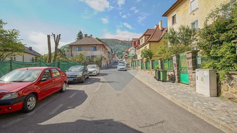 Apartament cu 2 camere decomandat în Centrul Istoric