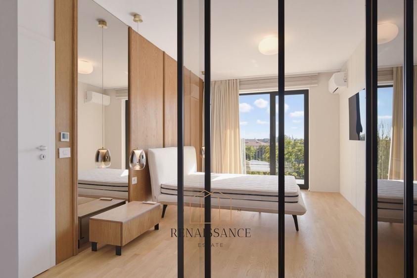 Apartament cu 4 camere decomandat, mobilat în Central