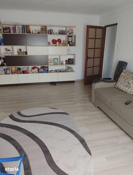 Apartament cu 3 camere, 67 mp, et. 3 din 4, St. Fagarasului , Micro 16 - 5