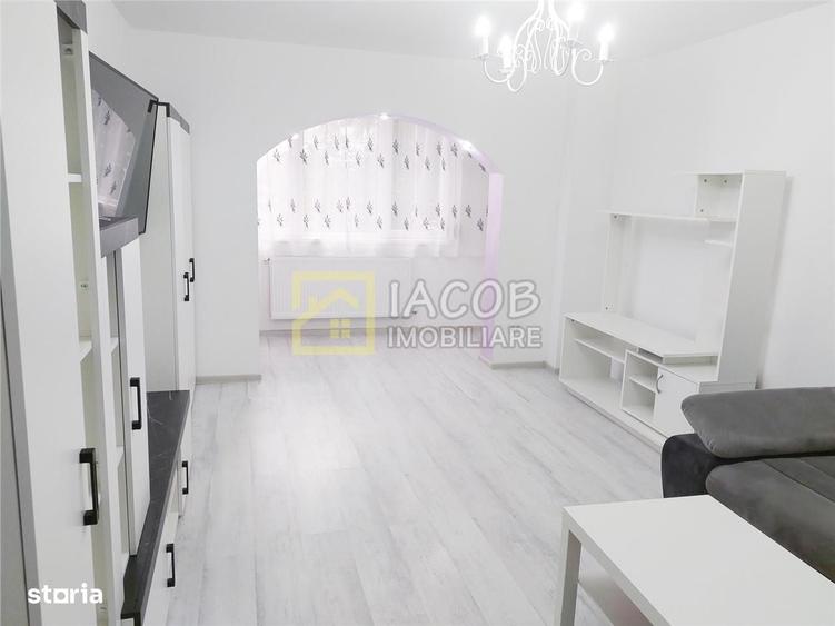 Apartament cu 3 camere decomandat în Narcisa