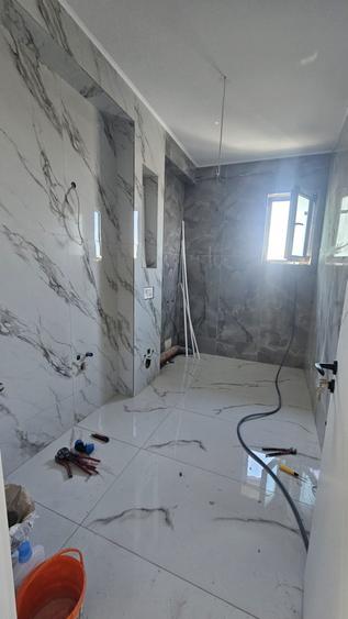 Casă individuală cu 4 camere cu Teren 420 Mp în Vidra