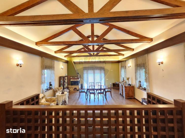 Casă cu 9 camere cu Teren 1526 Mp în Mogoșoaia