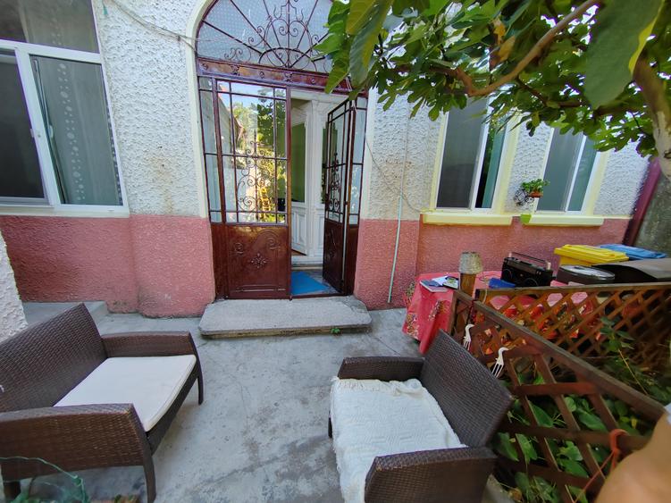 Casă cu 2 camere cu Teren 150 Mp în Moșilor