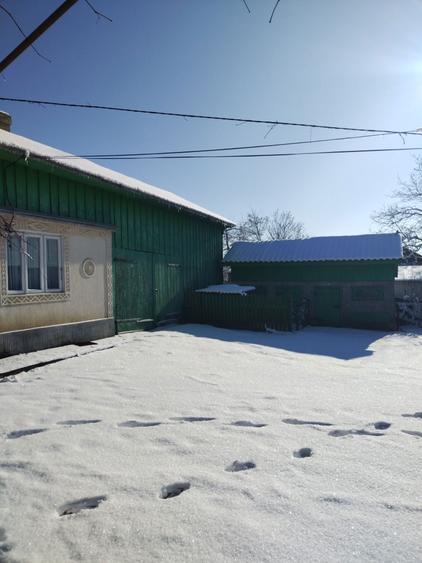 Casă cu 4 camere în Călinești