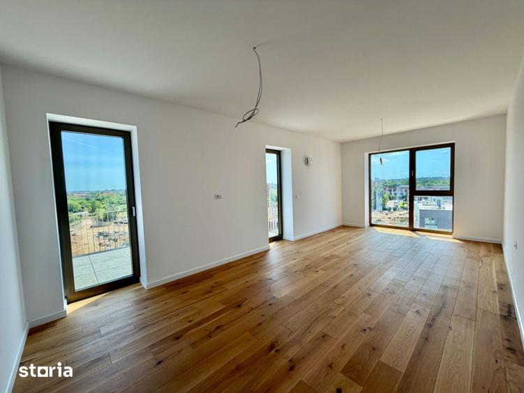 Penthouse cu terasa spectaculoasa ?i vedere la lac / 260 mp - 1