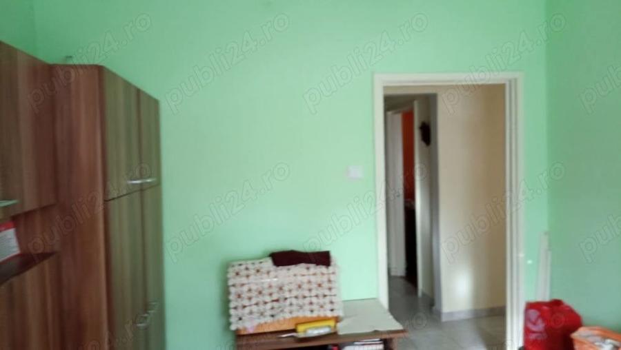 Apartament cu 3 camere decomandat în Girocului