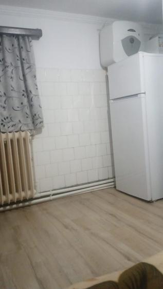 Garsonieră decomandată în Central