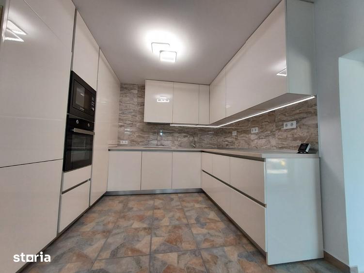 Casă cu 6 camere cu Teren 800 Mp în Simeria