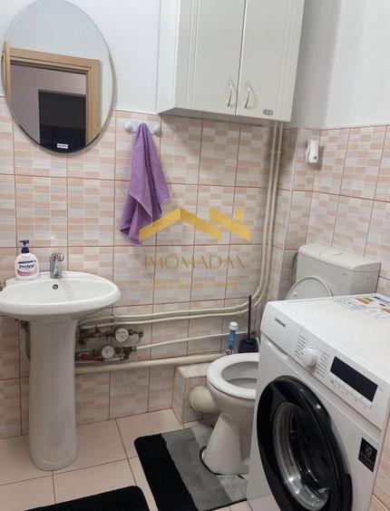 Apartament cu 3 camere decomandat, mobilat în Aradului