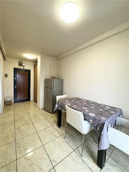 Apartament cu 2 camere decomandat, mobilat în Republica