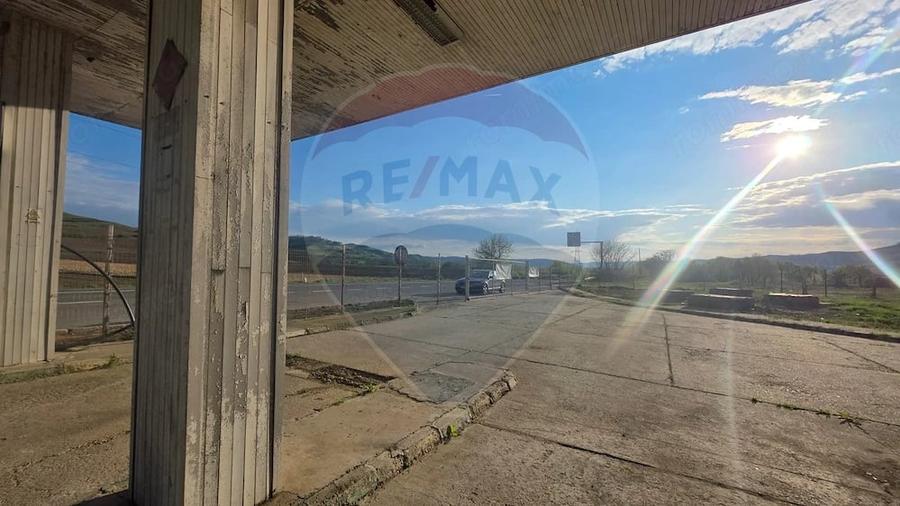 Spațiu comercial, de 400 mp, în Ațel
