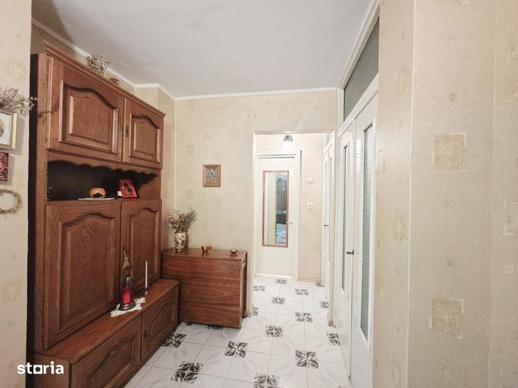 Garsonieră decomandată în Central