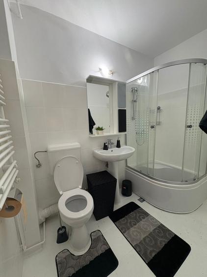 Apartament cu 2 camere decomandat în Medicină