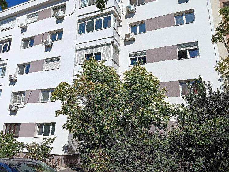 Apartament cu 3 camere decomandat în Militari
