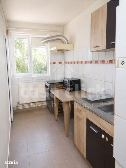 Apartament cu 3 camere decomandat în Piața Centrală