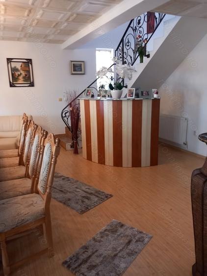 Casă cu 6 camere în Eforie