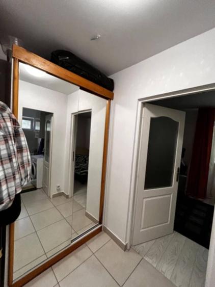 Apartament cu 2 camere semidecomandat în Podu Roș