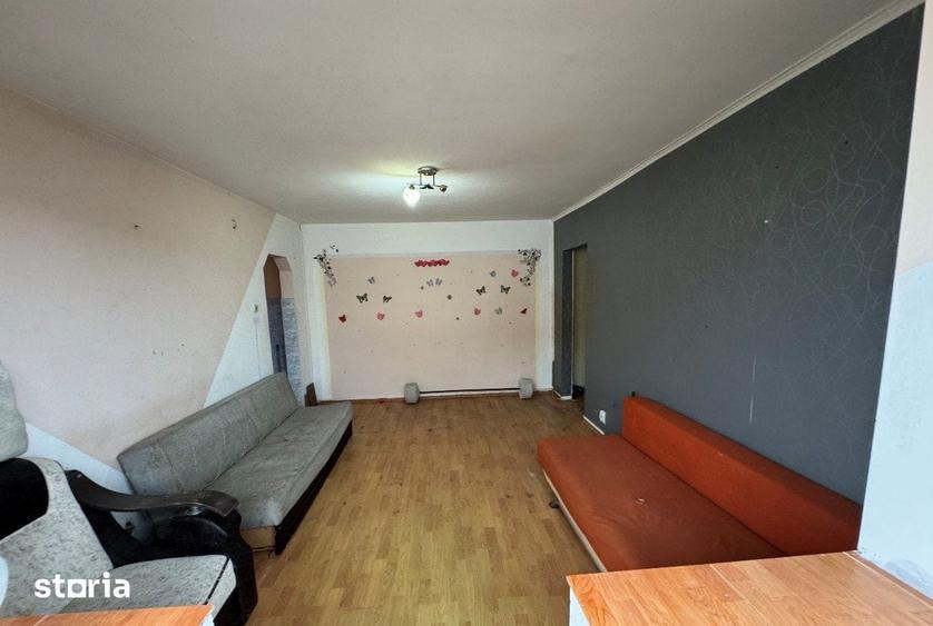 Apartament cu 3 camere semidecomandat în Central