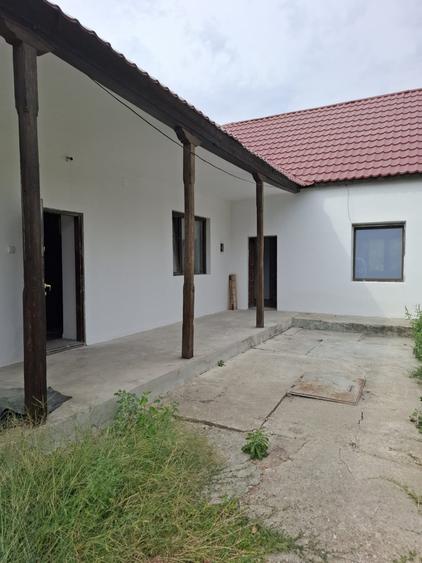 Casă individuală cu 3 camere cu Canalizare în Sânandrei