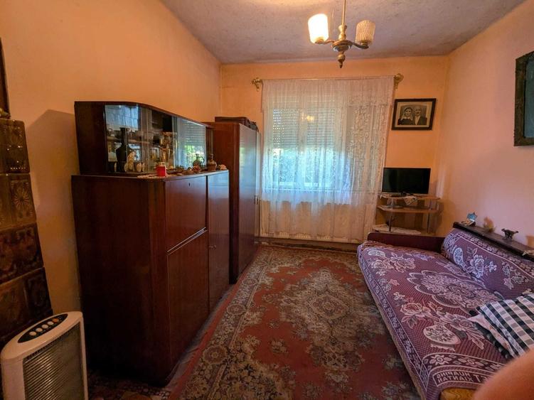 Casă cu 4 camere în Exterior Vest