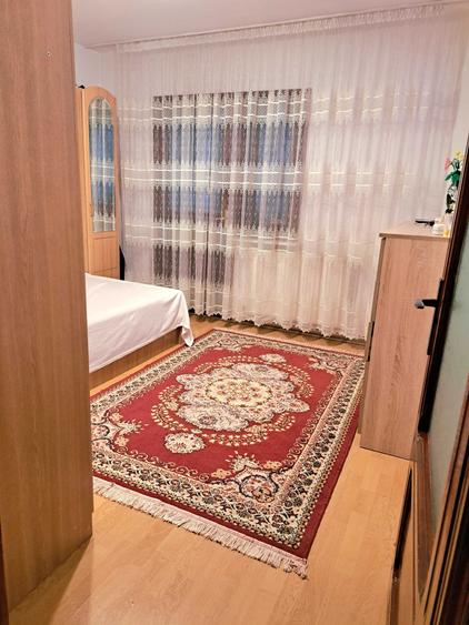 Apartament cu 4 camere decomandat în Mofleni