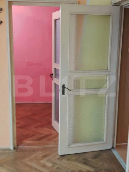 Apartament cu 3 camere semidecomandat în Micro 38