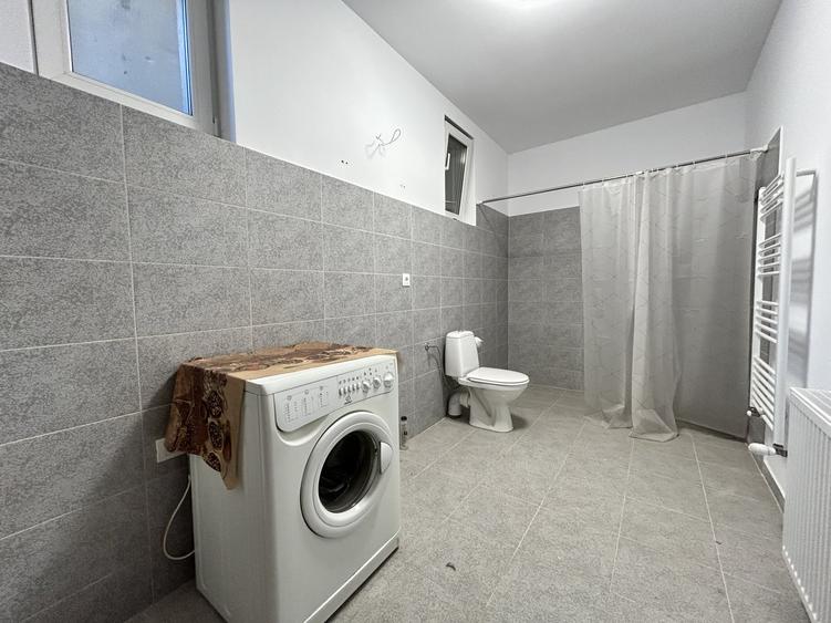 Casă individuală cu 5 camere cu Canalizare în Fundeni