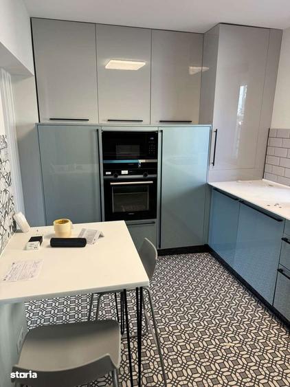Casă cu 7 camere semidecomandat cu Teren 450 Mp în Central