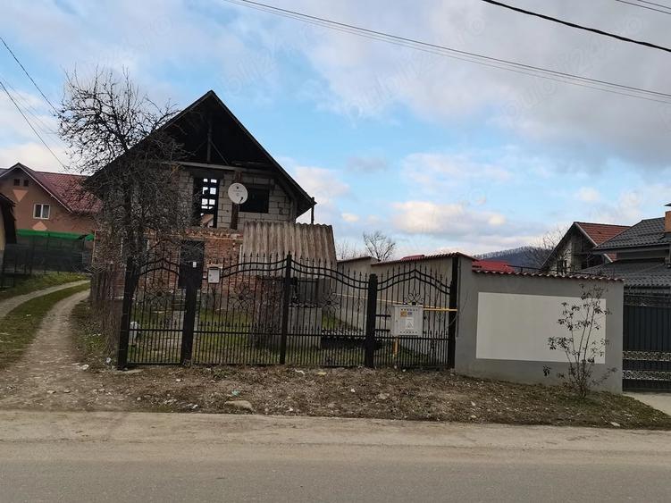 Casă cu Teren 326 Mp în Păușești