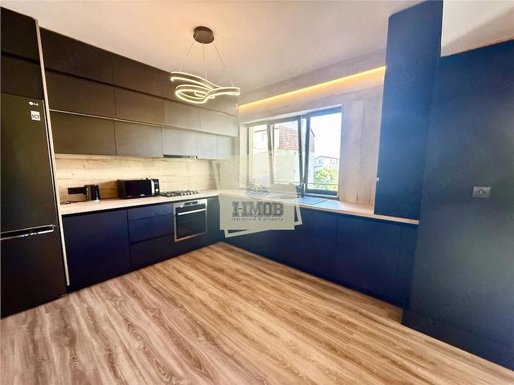 Apartament cu 3 camere decomandat în Central