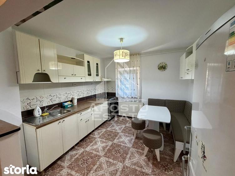 Apartament cu 3 camere, mobilat în Lipovei