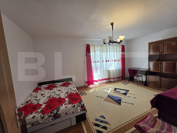 Apartament cu 3 camere decomandat, mobilat în Zorilor