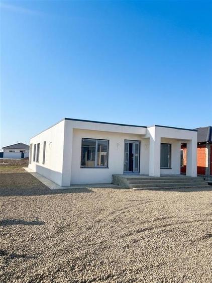 Casă cu 4 camere cu Teren 500 Mp în Sântandrei