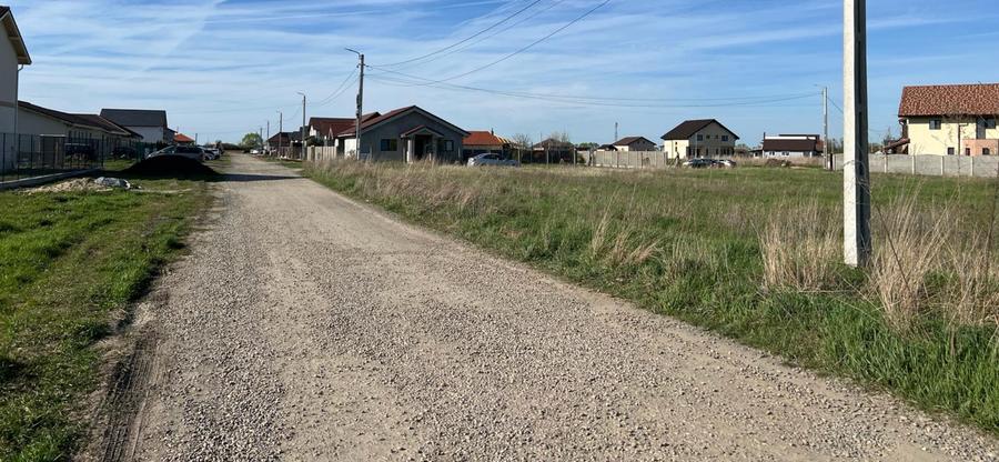 Teren Construcții intravilan de 730 mp, în Sânmihaiu Român