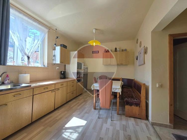 Casa cu priveli?te frumoasa ?i curte proprie-strada Anton Pann Medias - 4